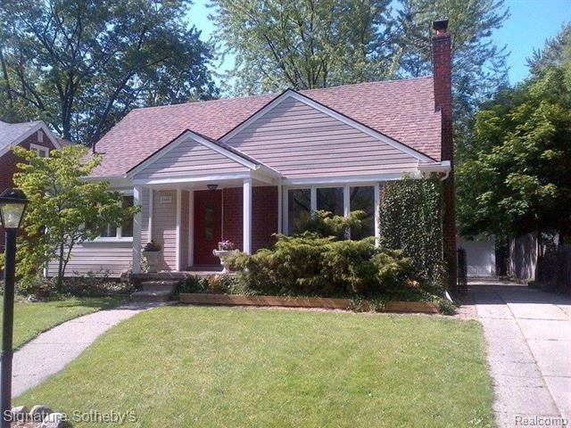 front view picture of 2645 Buckingham Ave, Birmingham, MI. 48009
