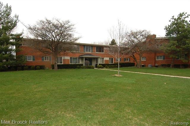 front view picture of 1195 Derby Rd, Birmingham, MI. 48009