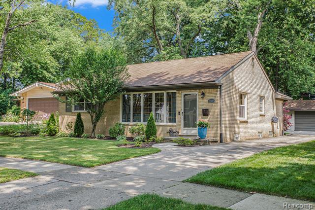 front view picture of 2105 Derby Rd, Troy, MI. 48084