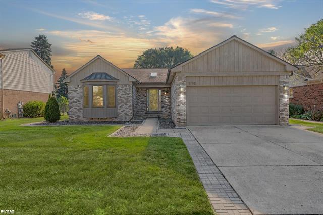 front view picture of 1792 Hillman Dr, Troy, MI. 48083