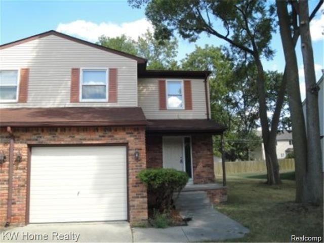 front view picture of 116 Regents Blvd, Troy, MI. 48084