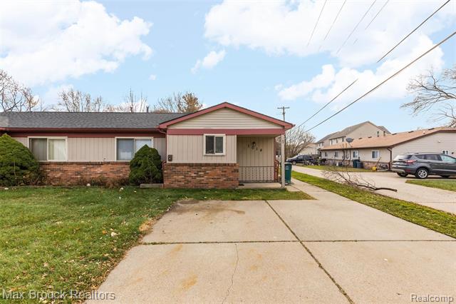 front view picture of 1014 Kelley St, Troy, MI. 48083