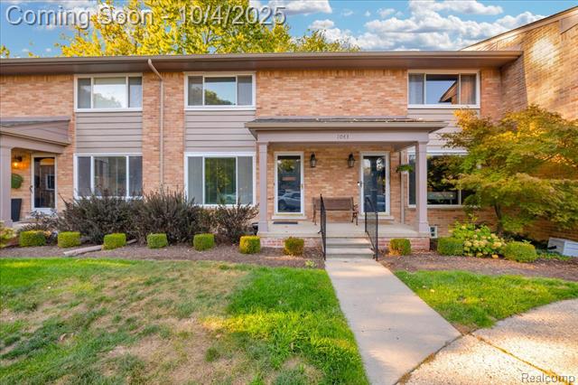 front view picture of 1043 N Old Woodward Ave, Birmingham, MI. 48009