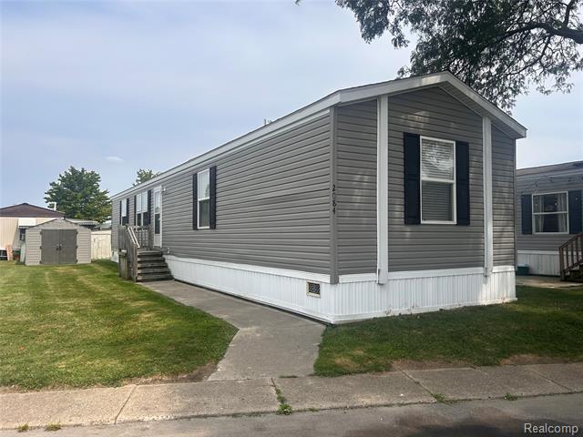 front view picture of 2084 Pauline, Troy, MI. 48083