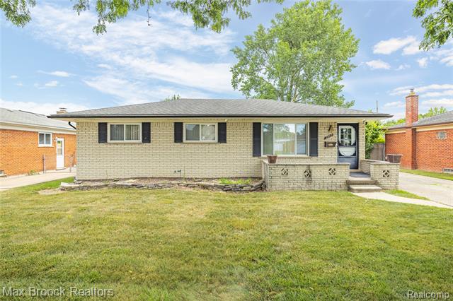 front view picture of 2932 Northampton Dr, Troy, MI. 48083