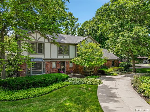 front view picture of 3445 Medford Dr, Troy, MI. 48084