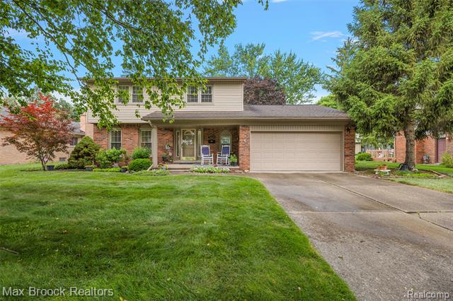 front view picture of 2465 Wexford Dr, Troy, MI. 48084
