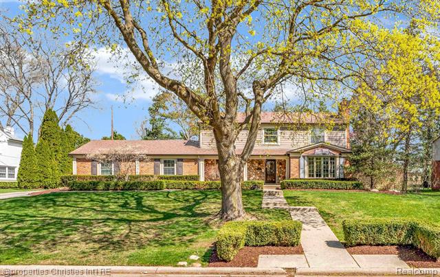 front view picture of 1360 Indian Mound E, Bloomfield Hills, MI. 48301