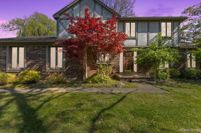 front view picture of 4824 Quarton Rd, Bloomfield Hills, MI. 48302