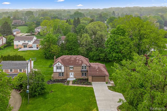 front view picture of 4766 Quarton Rd, Bloomfield Hills, MI. 48302