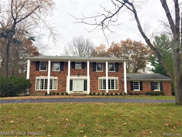 front view picture of 5291 Deep Wood Rd, Bloomfield Hills, MI. 48302