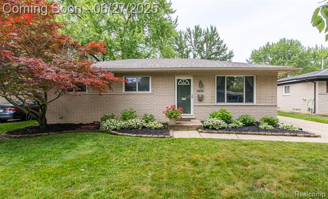 front view picture of 2898 Borden Dr, Troy, MI. 48083