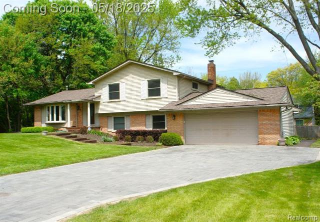 front view picture of 1616 Mark Hopkins Rd, Bloomfield Hills, MI. 48302