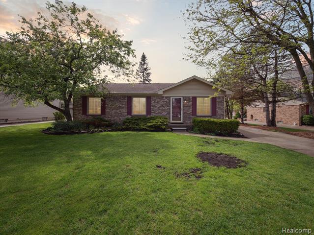 front view picture of 3207 Kilmer Dr, Troy, MI. 48083