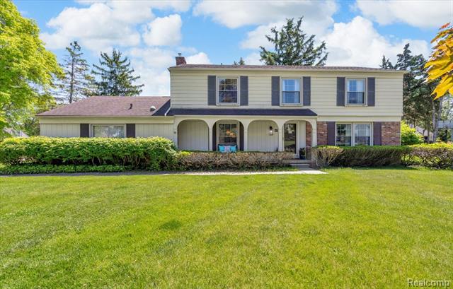 front view picture of 4055 Old Dominion Dr, West Bloomfield, MI. 48323