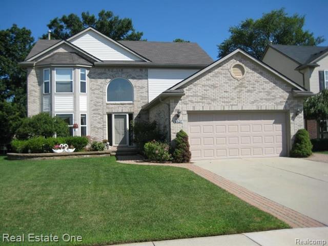 front view picture of 1327 Hartland St, Troy, MI. 48083