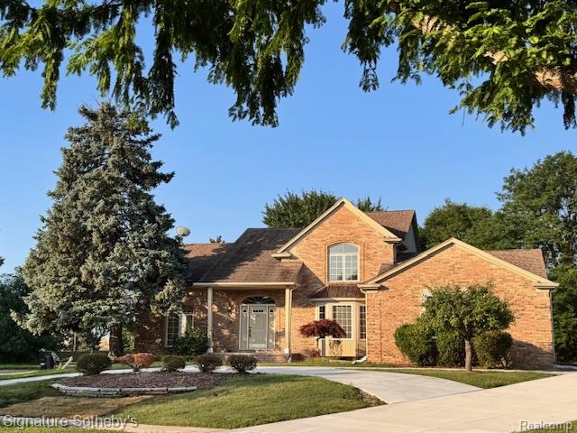 front view picture of 979 Emerson Dr, Troy, MI. 48084