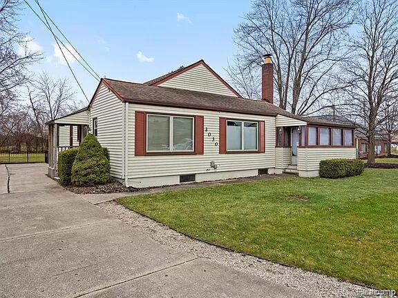 front view picture of 2030 Orpington Dr, Troy, MI. 48083