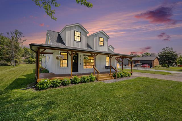 front view picture of 2315 Orpington Dr, Troy, MI. 48083