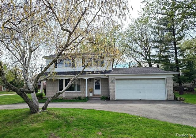 front view picture of 3385 Muerknoll Dr, Troy, MI. 48084