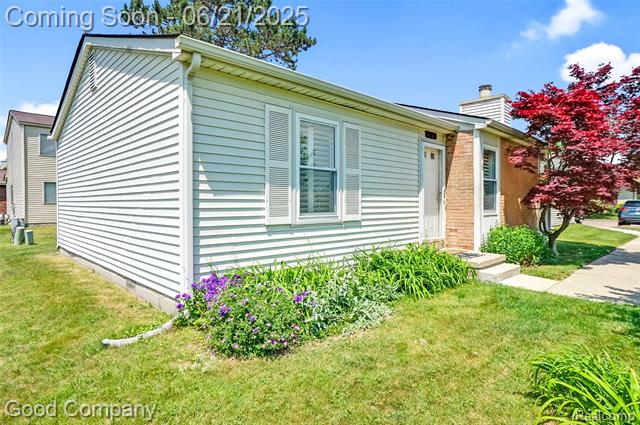 front view picture of 2826 Roundtree, Troy, MI. 48083