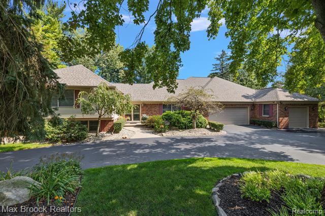 front view picture of 4747 Keithdale Ln, Bloomfield Hills, MI. 48302