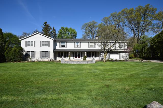 front view picture of 5100 Kings Gate Way, Bloomfield Hills, MI. 48302
