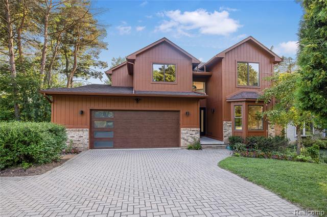 front view picture of 4850 Lockhart St, West Bloomfield, MI. 48323