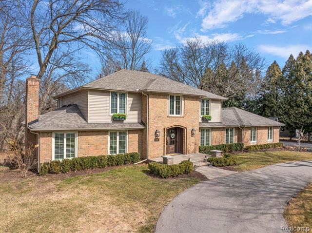 front view picture of 628 Bennington Dr, Bloomfield Hills, MI. 48304