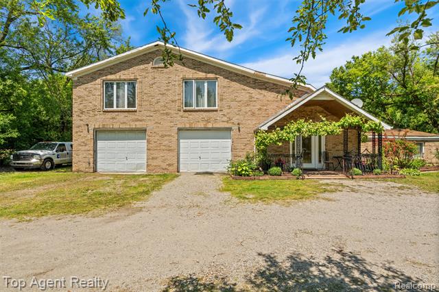 front view picture of 1918 Muer Dr, Troy, MI. 48084