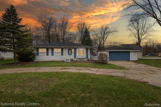 front view picture of 363 Vanderpool Dr, Troy, MI. 48083