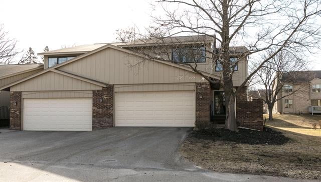 front view picture of 4251 Foxpointe Dr, West Bloomfield, MI. 48323