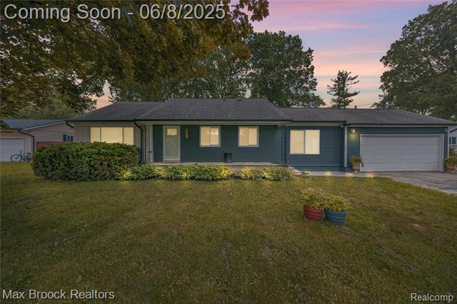 front view picture of 500 Colebrook Dr, Troy, MI. 48083