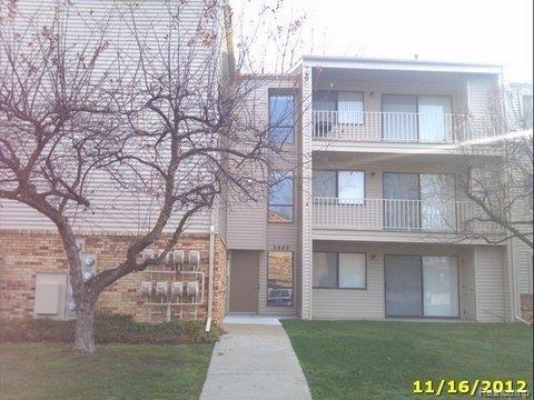 front view picture of 3825 Lone Pine Rd, West Bloomfield, MI. 48323