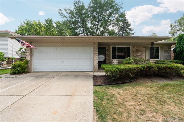 front view picture of 2256 Niagara Dr, Troy, MI. 48083