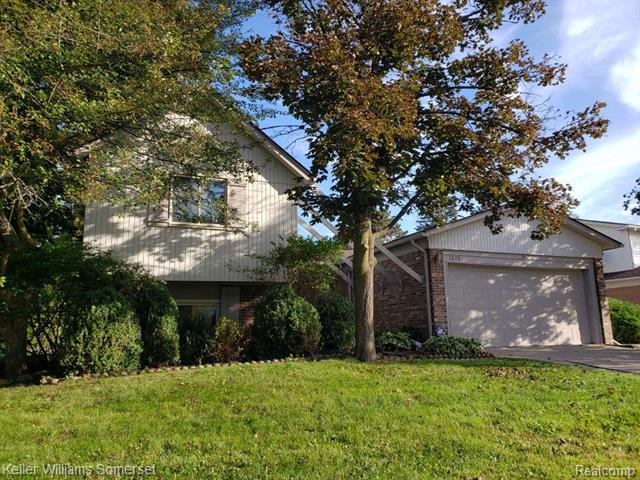 front view picture of 1379 Peachtree Dr, Troy, MI. 48083