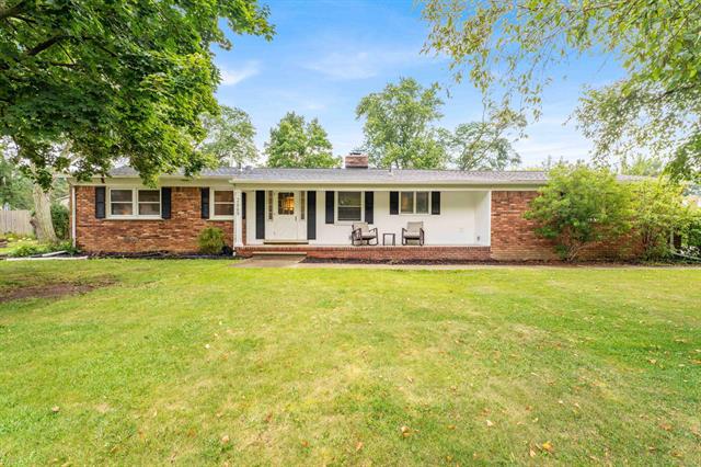 front view picture of 2669 Avonhurst Dr, Troy, MI. 48084