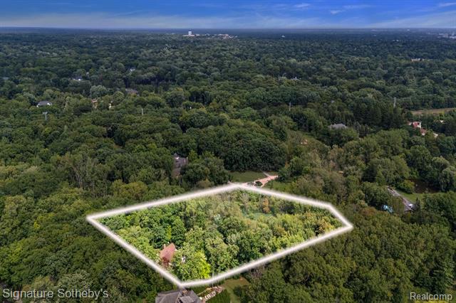 front view picture of 280 Canterbury Rd, Bloomfield Hills, MI. 48304