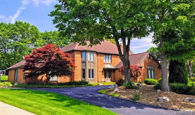 front view picture of 4469 Tanbark St, Bloomfield Hills, MI. 48302
