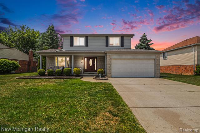front view picture of 3857 Highland Dr, Troy, MI. 48083