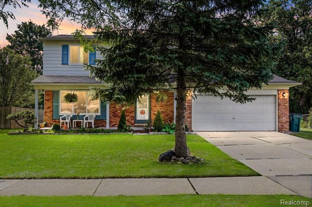 front view picture of 3857 Anvil Dr, Troy, MI. 48083