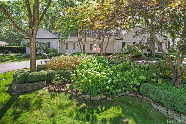 front view picture of 4154 Nearbrook Rd, Bloomfield Hills, MI. 48302