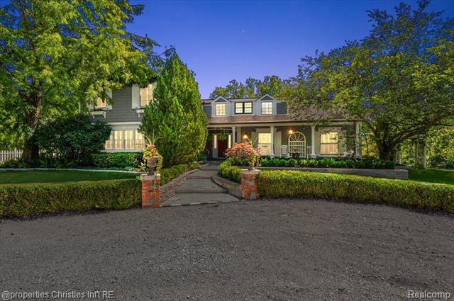 front view picture of 275 Barden Rd, Bloomfield Hills, MI. 48304