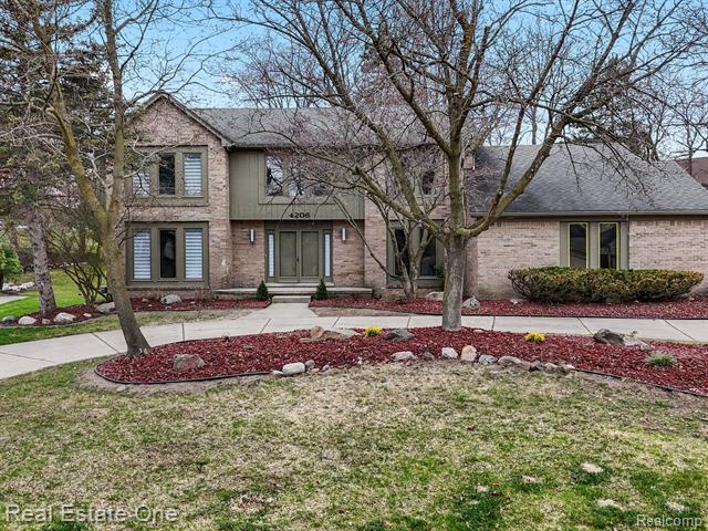front view picture of 4206 Southmoor Ln, West Bloomfield, MI. 48323