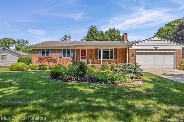 front view picture of 293 Scottsdale Dr, Troy, MI. 48084