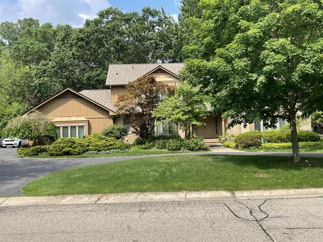 front view picture of 4330 Ramsgate Ln, Bloomfield Hills, MI. 48302