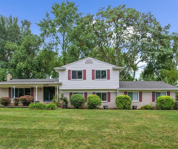 front view picture of 4201 Claire Dr, West Bloomfield, MI. 48323