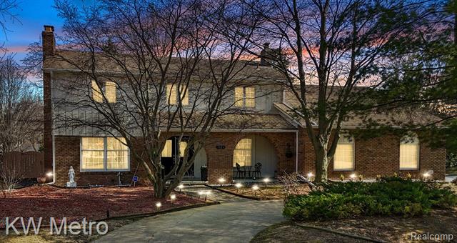 front view picture of 3924 Elizabeth Dr, Troy, MI. 48084