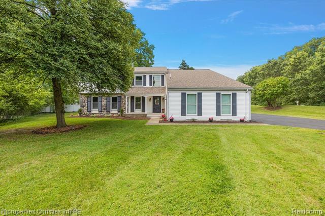 front view picture of 4069 Harbor Vista Dr, West Bloomfield, MI. 48323