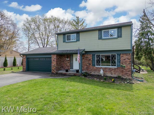 front view picture of 415 Lange Dr, Troy, MI. 48098